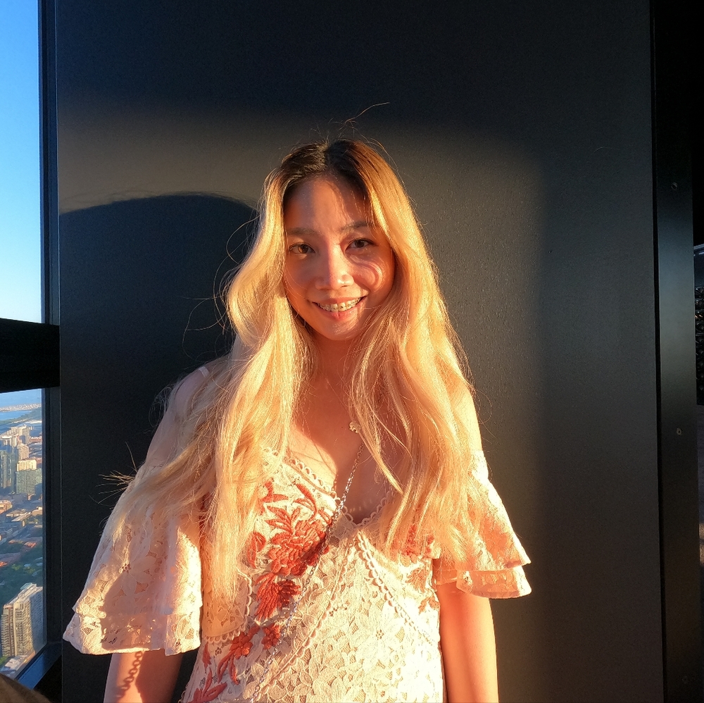 The Girl Behind "heyitsgwen" Meet Your Seller